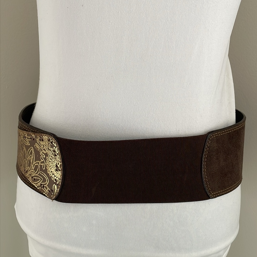 Chico’s Size Medium brown suede leather elastic hook closure gold print belt. - Picture 5 of 12